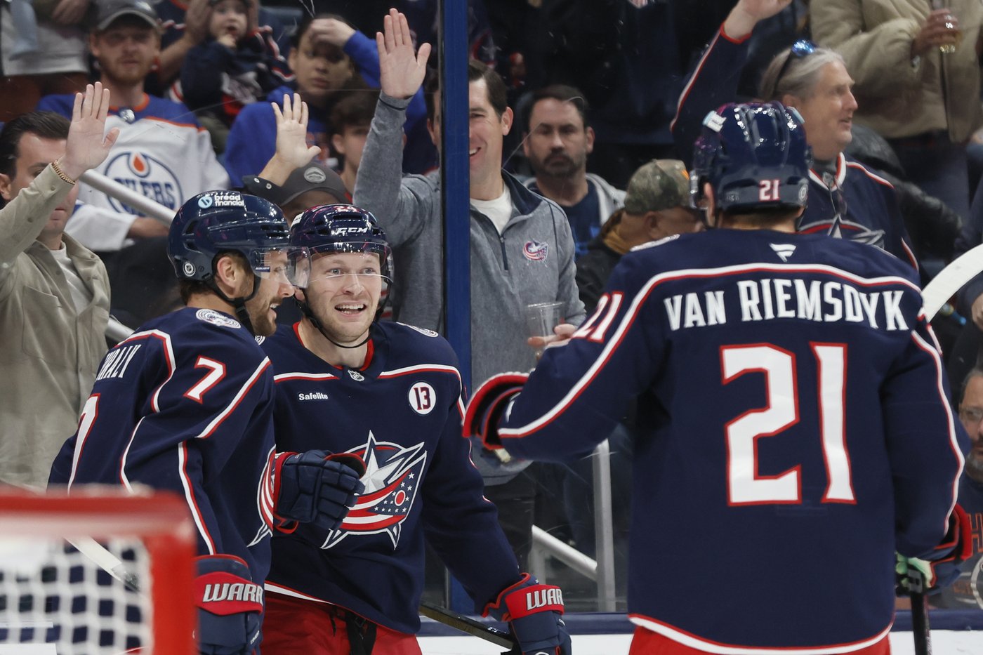 Blue Jackets squash Oilers 6-1, McDavid leaves game with injury | iNFOnews.ca Blue Jackets squash Oilers 6-1, McDavid leaves game with injury | iNFOnews.ca