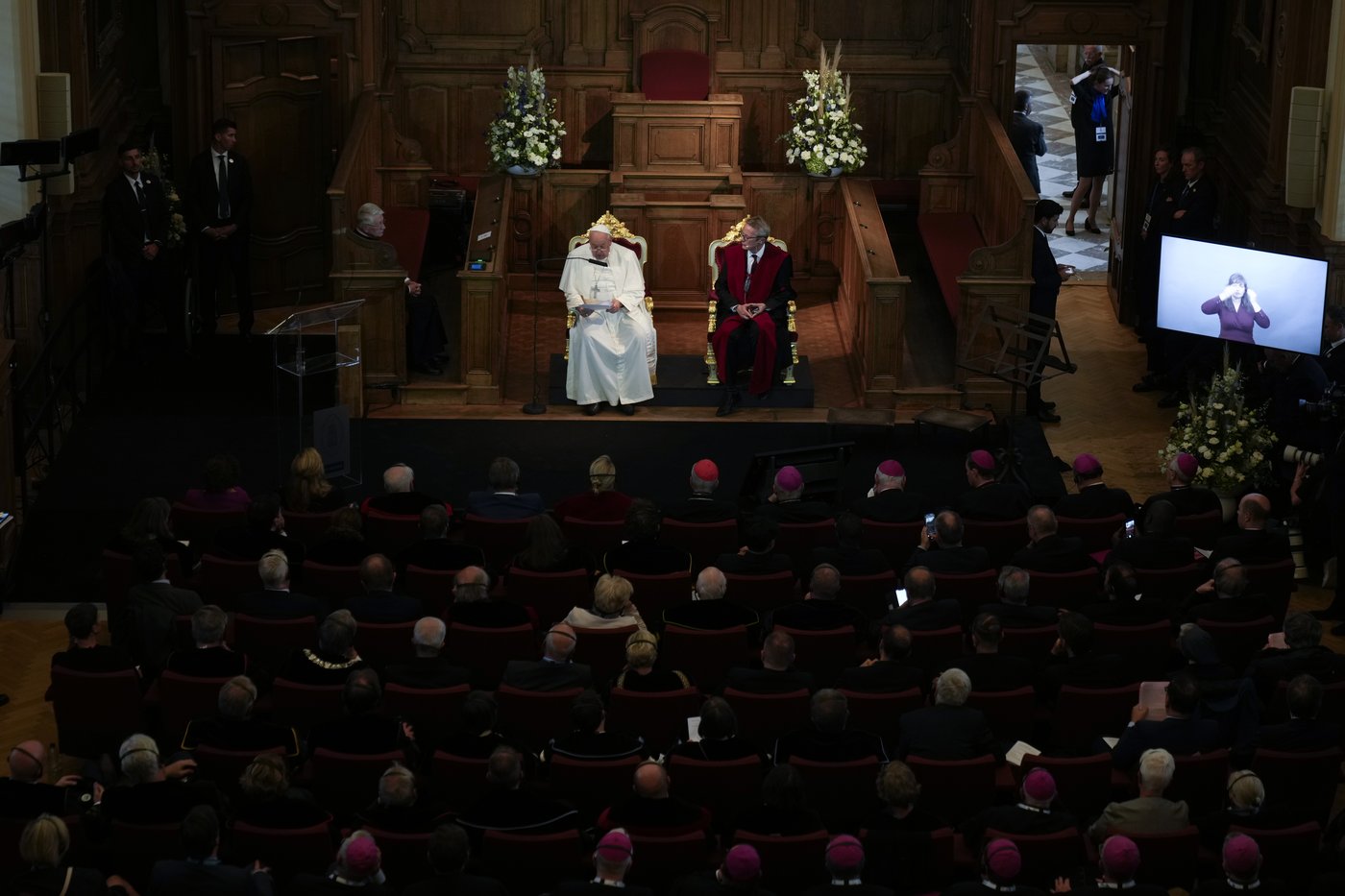 Pope gets an earful from Belgian king and abuse victims over scandals and failures to respond | iNFOnews.ca