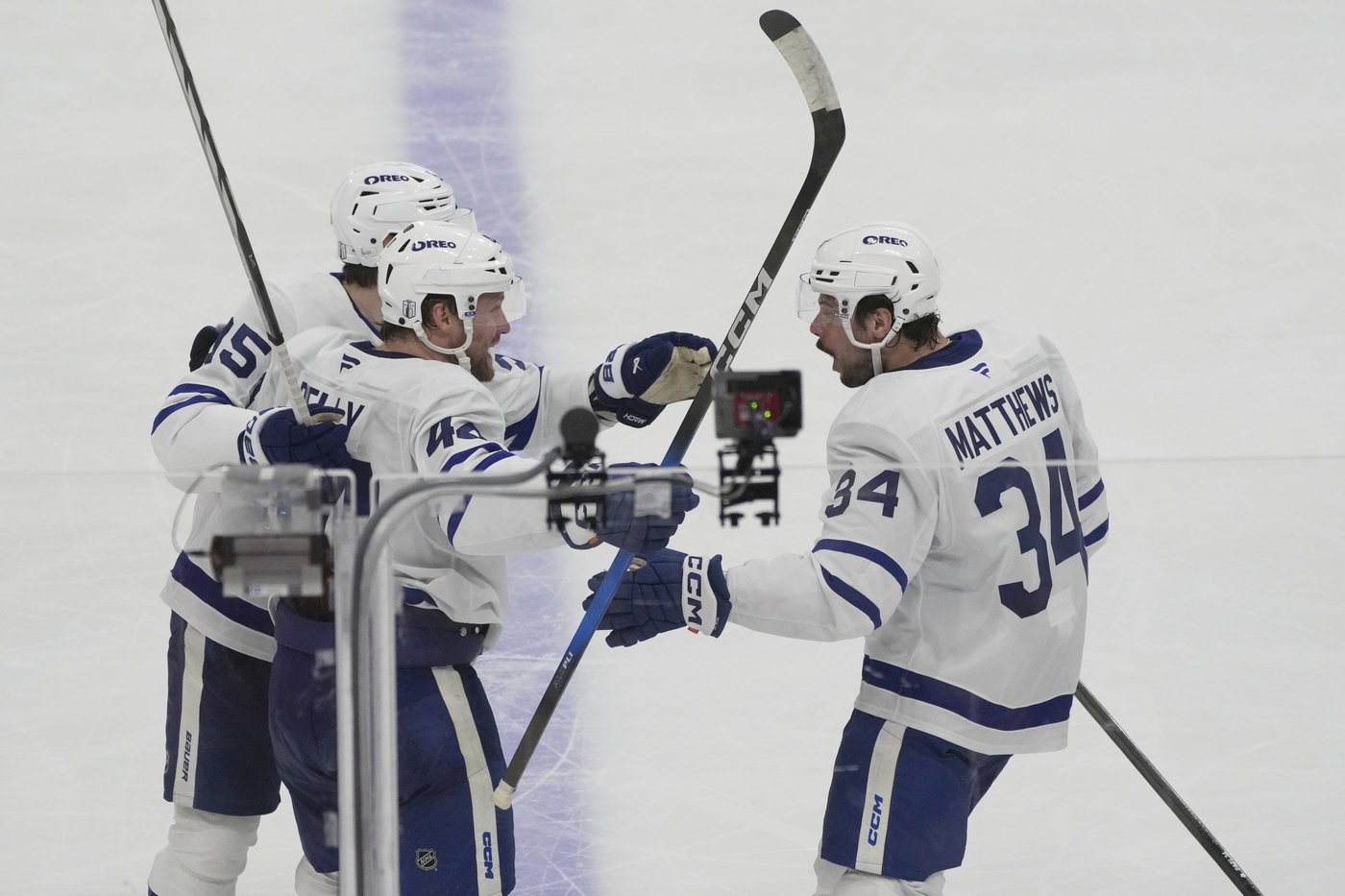 Marchand scores in OT, Panthers top Maple Leafs 5-4 to cut series deficit to 2-1 | iNFOnews.ca Marchand scores in OT, Panthers top Maple Leafs 5-4 to cut series deficit to 2-1 | iNFOnews.ca