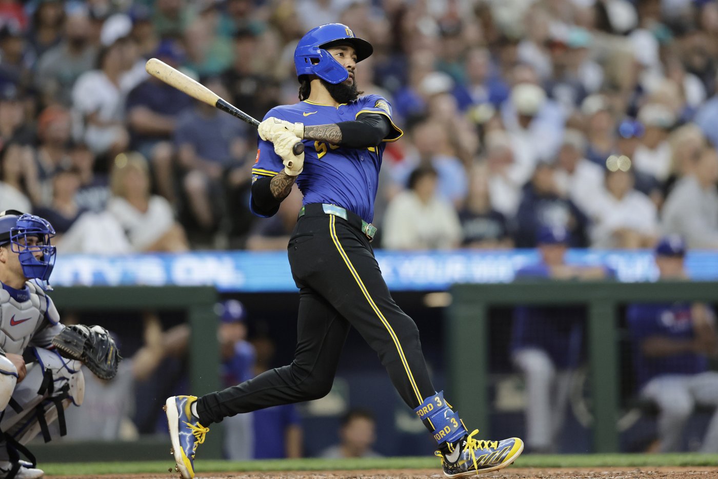 J.P. Crawford hits 2-run homer in 9th to lift the Mariners past the Rangers, 4-3 | iNFOnews.ca