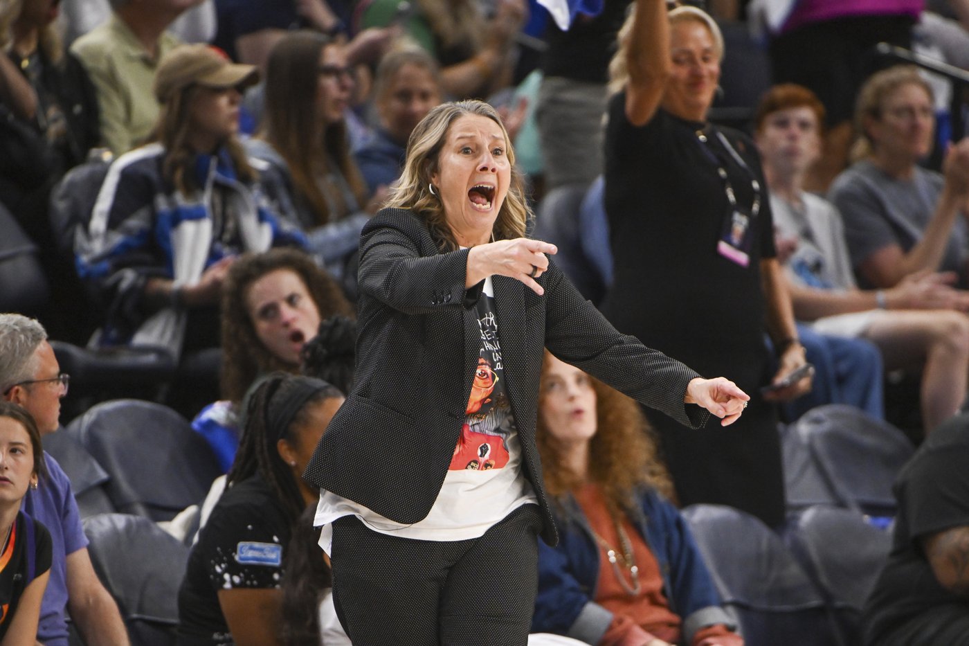 Top-seeded Lynx lament losing their usual composure and a big lead in letting Mercury tie the series | iNFOnews.ca