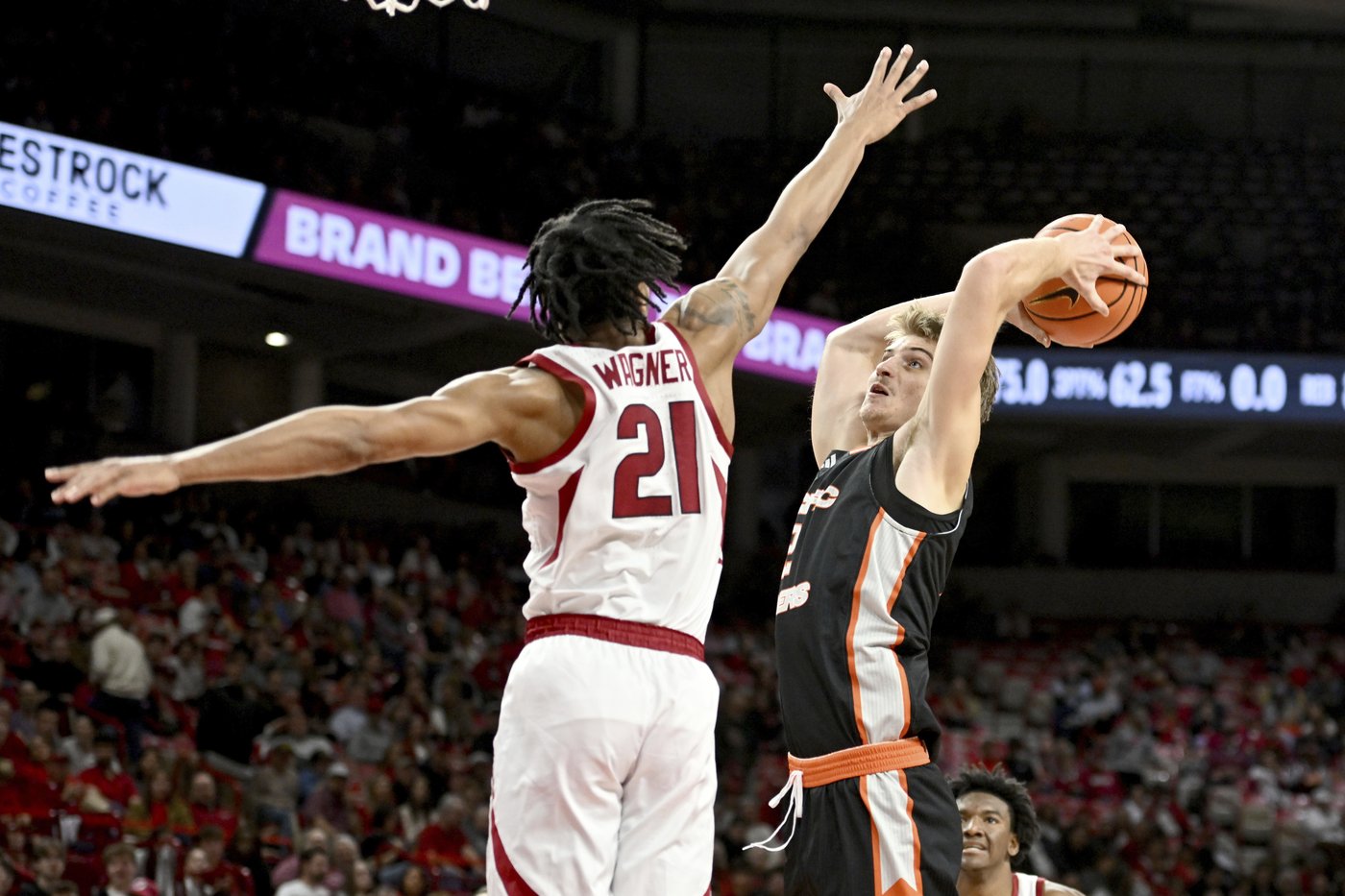 Adou Thiero scores 23 points as No. 20 Arkansas beats Pacific 91-72 | iNFOnews.ca
