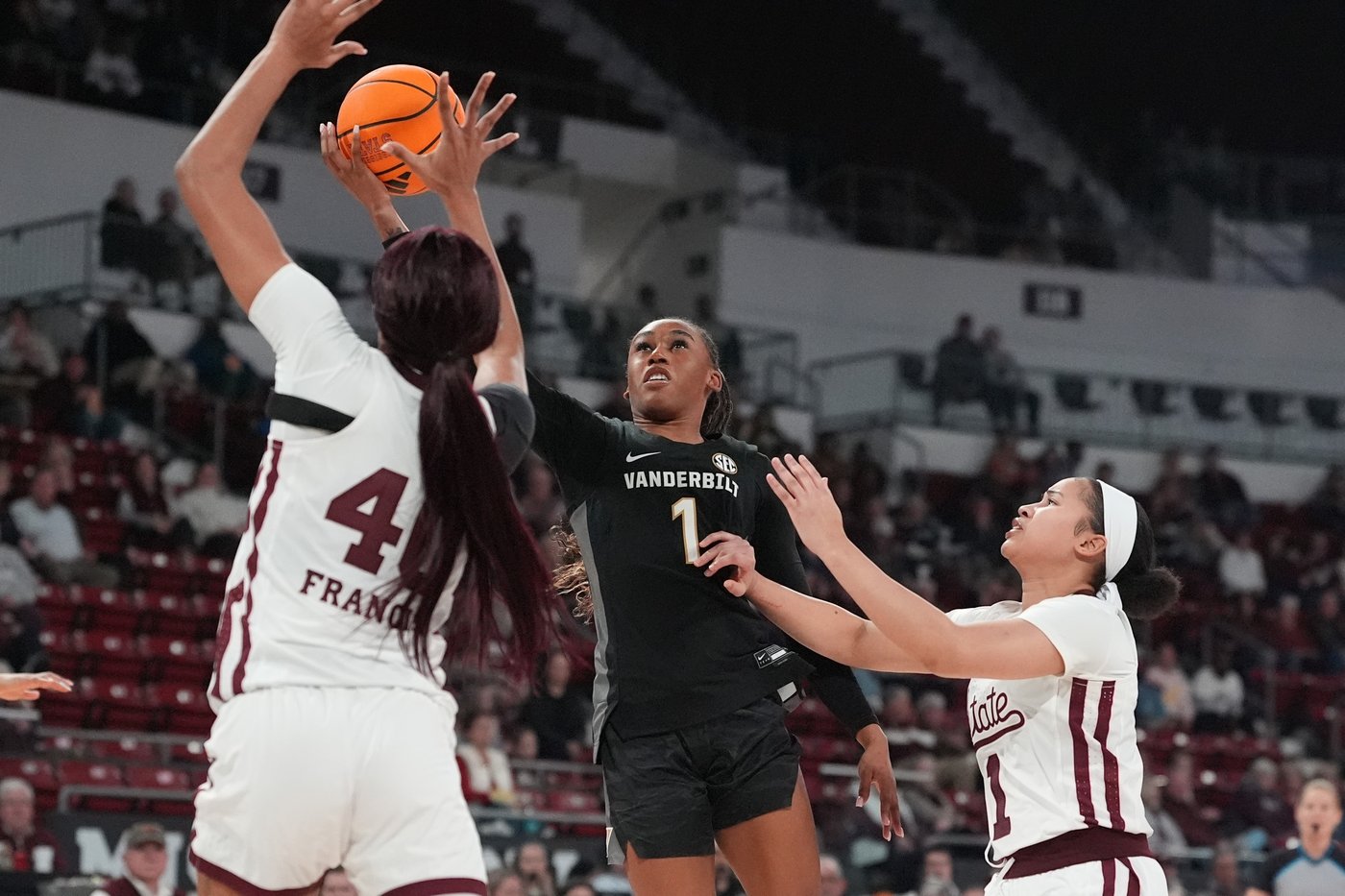 Blakes scores 38 points, No. 5 Vanderbilt beats Mississippi State for first 18-0 start | iNFOnews.ca