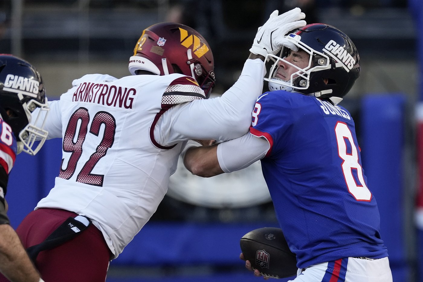 Jayden Daniels leads Commanders to 27-22 win over Giants for their best start since 1996 | iNFOnews.ca