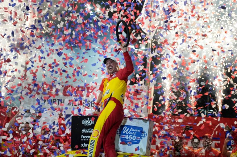 Joey Logano ends victory drought in NASCAR points return to North Wilkesboro | iNFOnews.ca