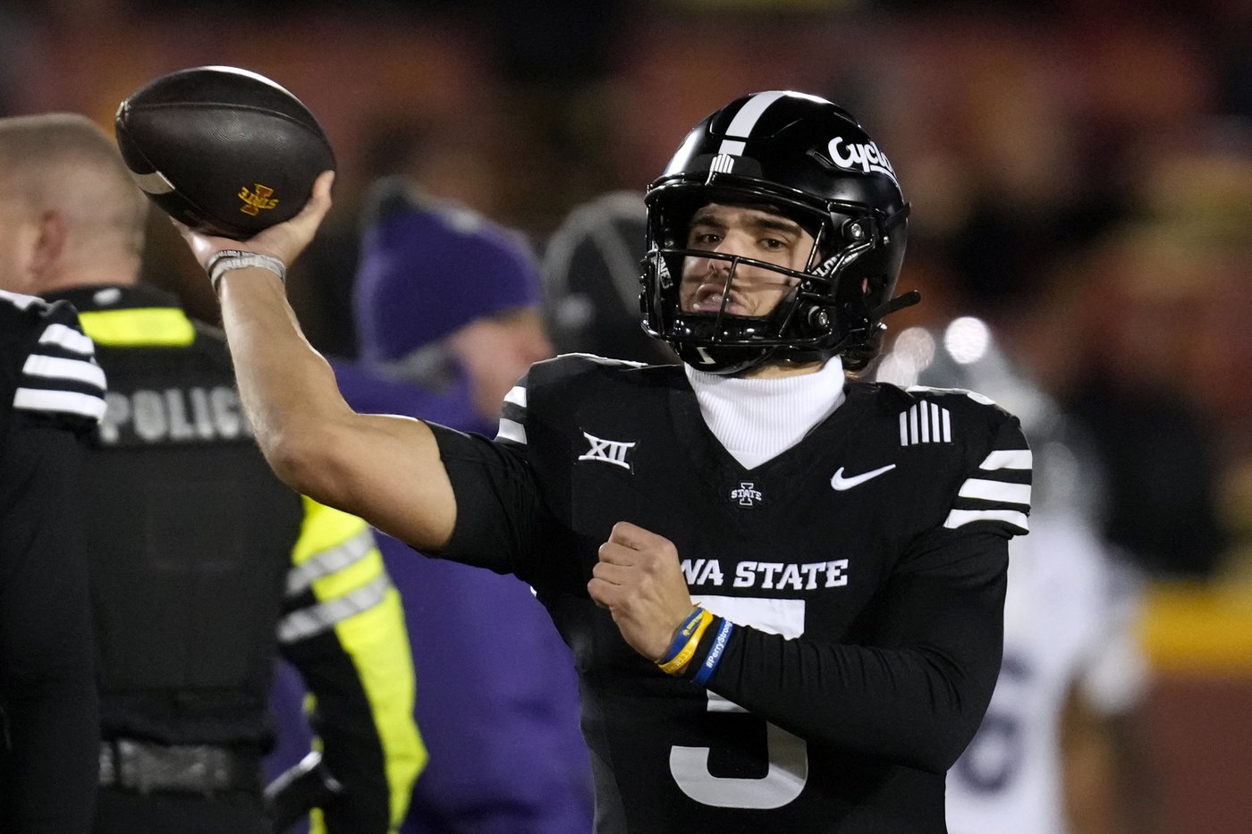 No. 17 Iowa St beats Wildcats 29-21 for first 10-win season, will play Sun Devils for Big 12 title | iNFOnews.ca No. 17 Iowa St beats Wildcats 29-21 for first 10-win season, will play Sun Devils for Big 12 title | iNFOnews.ca