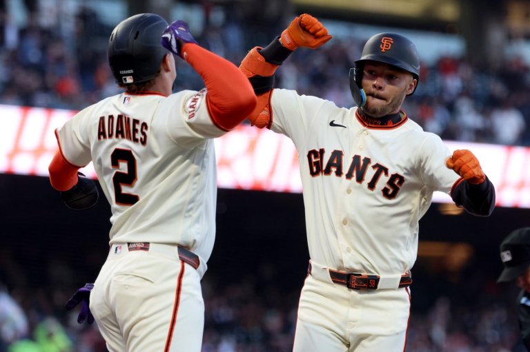 Grant McCray's 2-run homer backs Tyler Mahle and leads the Giants to a 3-0 win over the Brewers | iNFOnews.ca