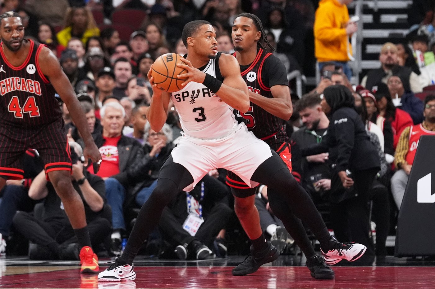 Wembanyama scores 38 points as the Spurs rally past the Bulls for a 121-117 victory | iNFOnews.ca Wembanyama scores 38 points as the Spurs rally past the Bulls for a 121-117 victory | iNFOnews.ca