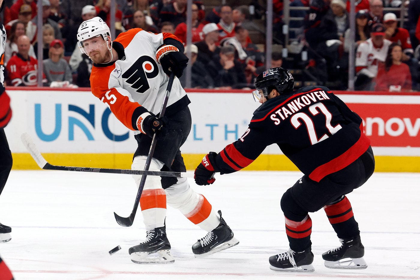 Hurricanes blow past Flyers 3-0 in opener of Round 2 series | iNFOnews.ca Hurricanes blow past Flyers 3-0 in opener of Round 2 series | iNFOnews.ca
