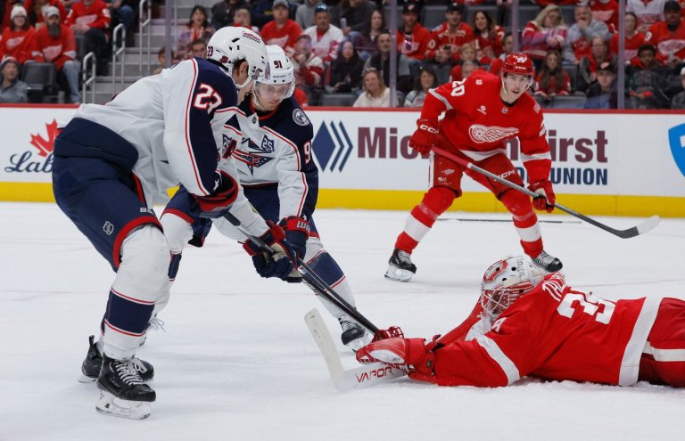 DeBrincat scores in overtime as the Red Wings beat the Blue Jackets 4-3 | iNFOnews.ca