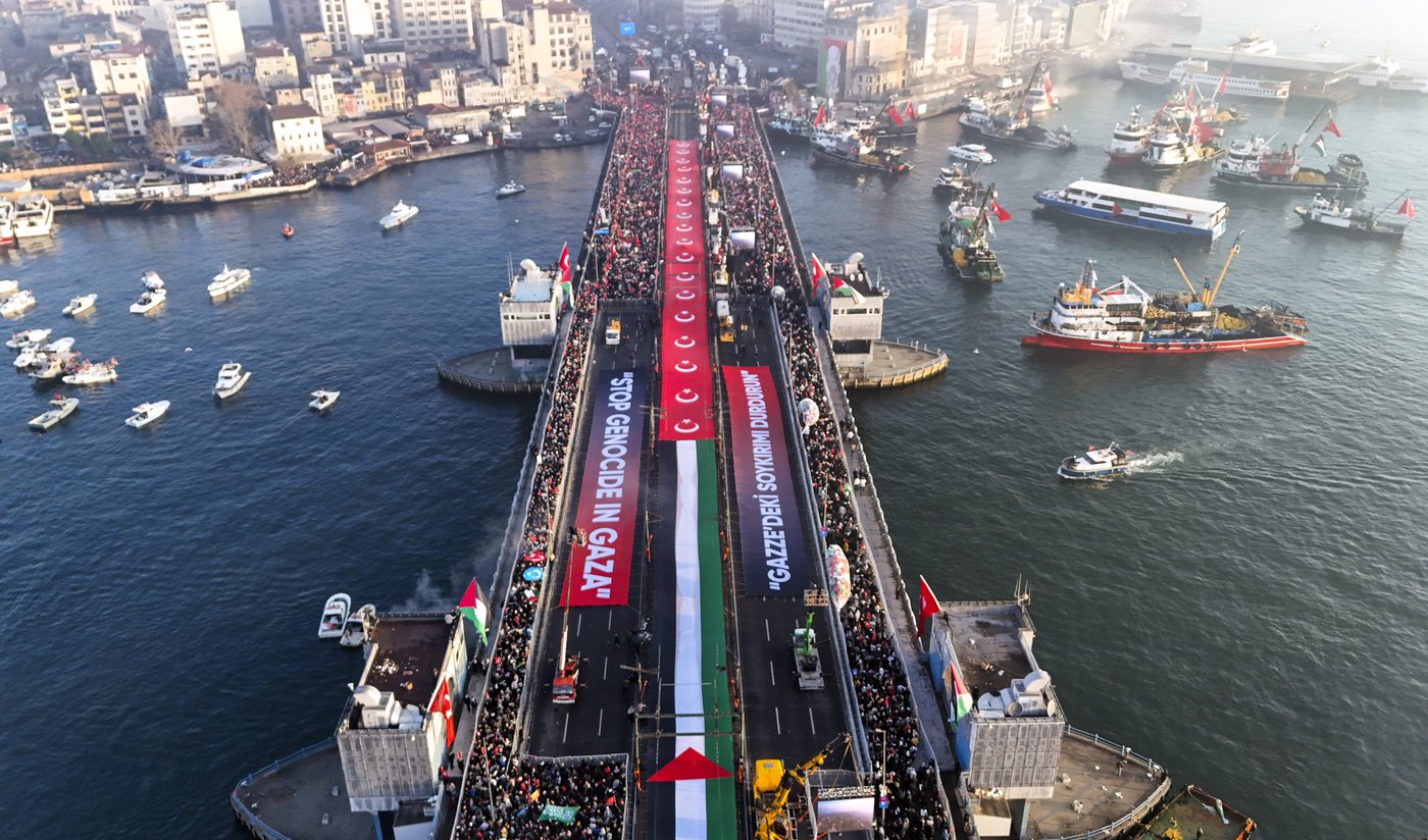 Tens of thousands of people in Istanbul protest Gaza war | iNFOnews.ca Tens of thousands of people in Istanbul protest Gaza war | iNFOnews.ca