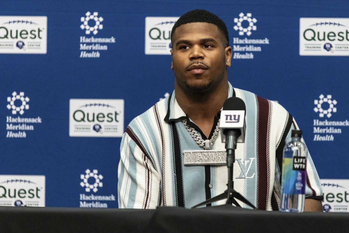 L.T. sacks Abdul Carter's request to wear his retired No. 56 with Giants | iNFOnews.ca