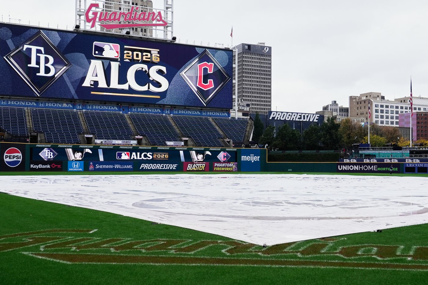 Rays and Guardians to play ALCS Game 3 in afternoon to beat rain. NLCS game also moved up | iNFOnews.ca