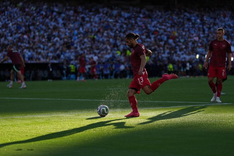 Argentina keeps lineup unchanged with Messi alongside Alvarez for World Cup match vs. Switzerland | iNFOnews.ca