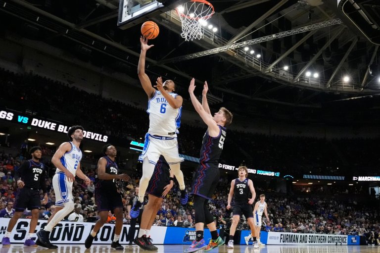 Boozer, No. 1 overall seed Duke get rolling after halftime to beat TCU 81-58 and reach Sweet 16 | iNFOnews.ca