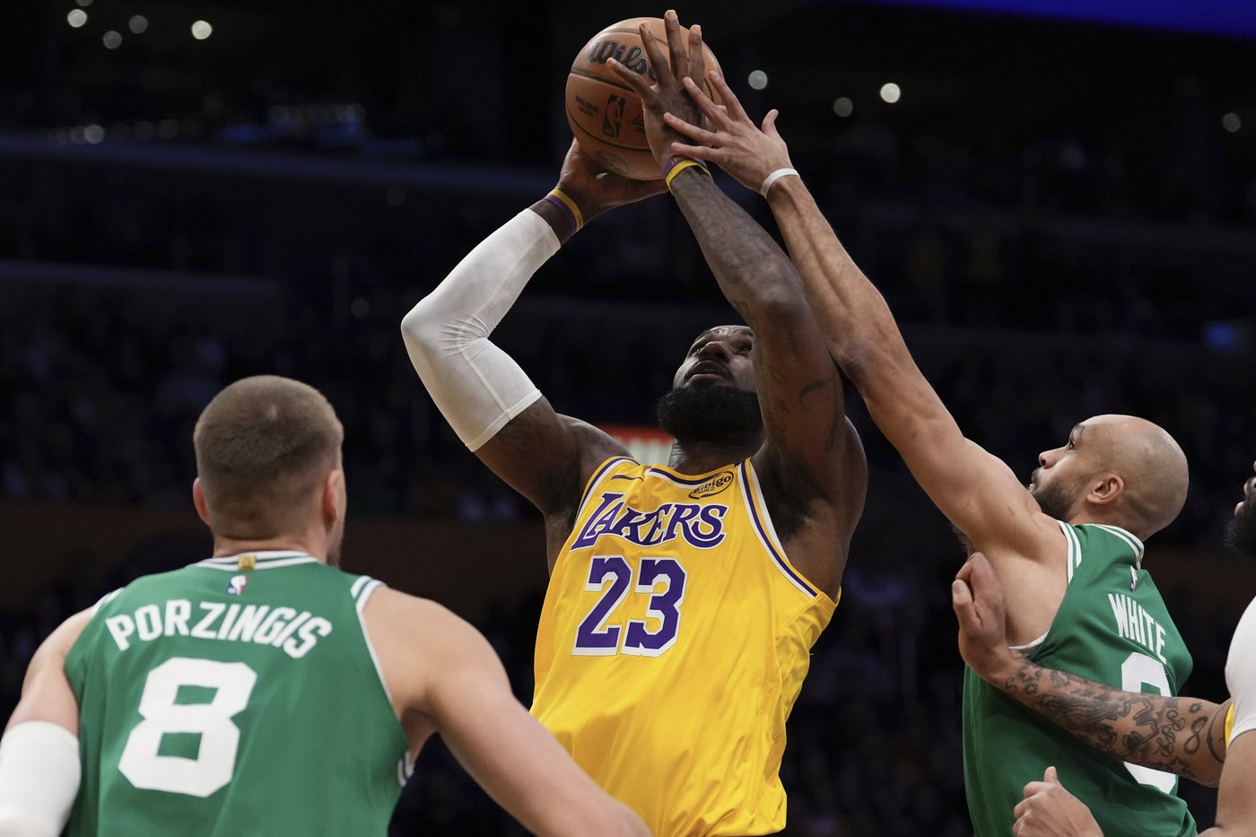 Anthony Davis, Austin Reaves propel Lakers to 117-96 victory over Celtics | iNFOnews.ca Anthony Davis, Austin Reaves propel Lakers to 117-96 victory over Celtics | iNFOnews.ca