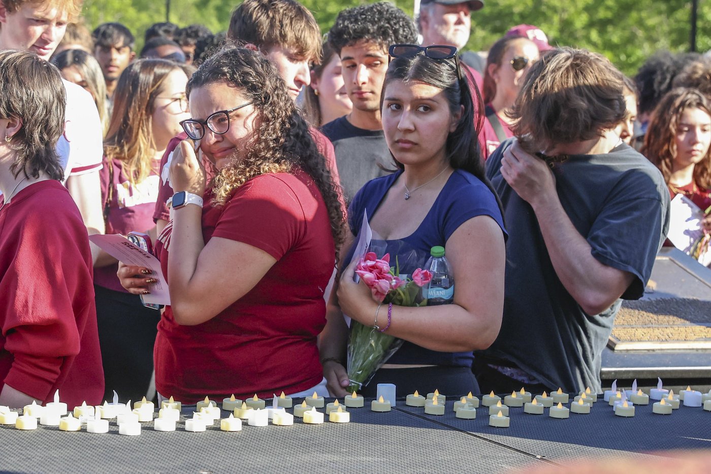 Florida State classes resume Monday after fatal shooting, but in-person attendance isn't mandatory | iNFOnews.ca Florida State classes resume Monday after fatal shooting, but in-person attendance isn't mandatory | iNFOnews.ca