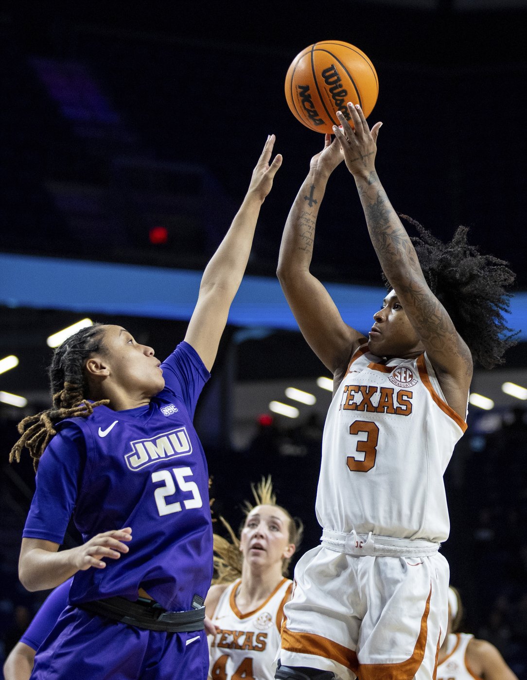 No. 4 Texas women use fast start to rout James Madison 93-62 | iNFOnews.ca