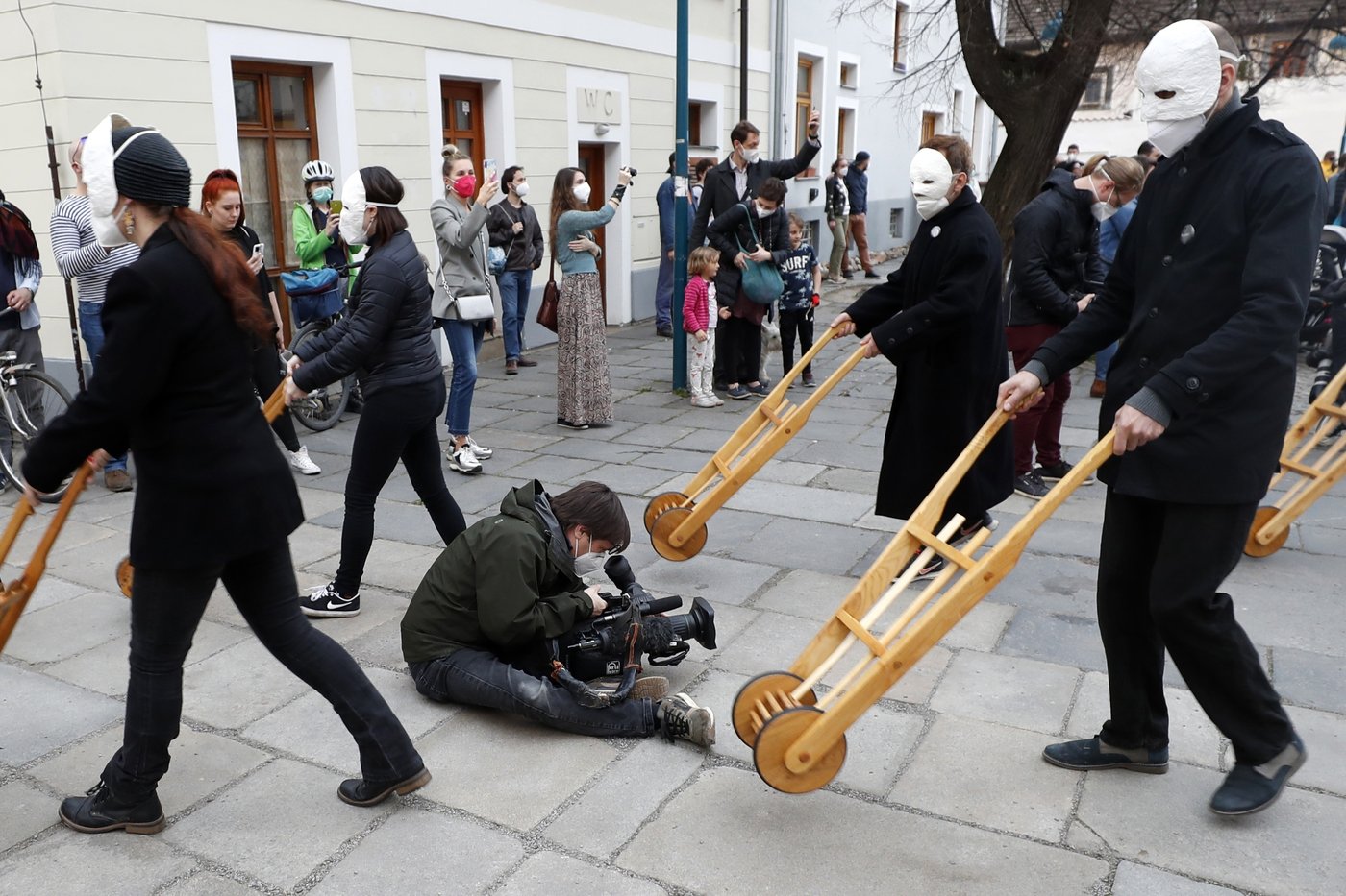 Adam Pemble, AP journalist whose compassionate lens brought stories to life, dies at 52 | iNFOnews.ca