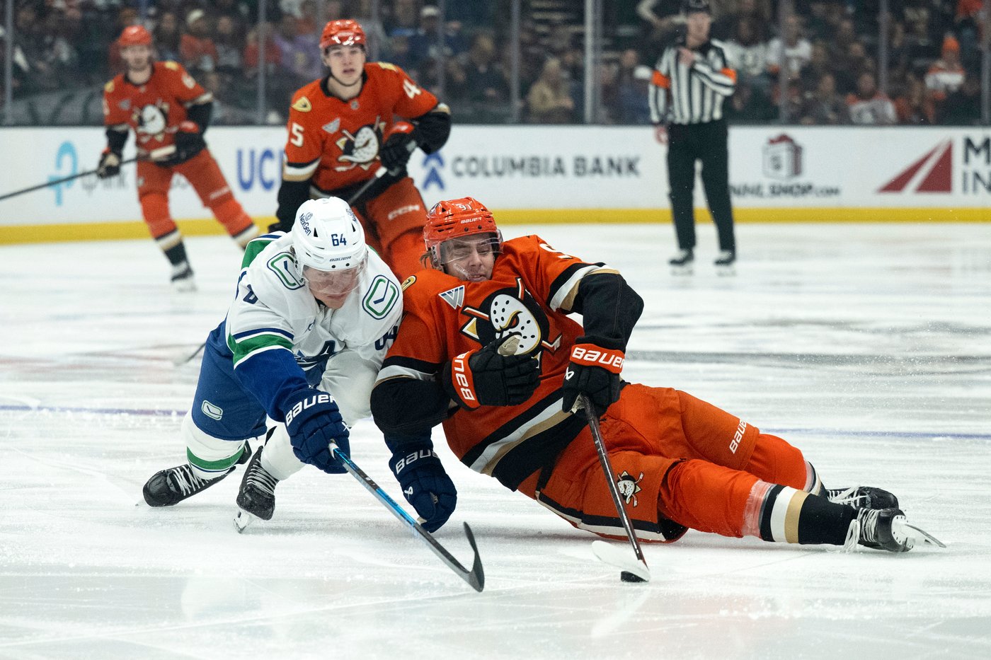 Sasson, O’Connor score late to back Tolopilo in Canucks' 5-4 win over Ducks | iNFOnews.ca Sasson, O’Connor score late to back Tolopilo in Canucks' 5-4 win over Ducks | iNFOnews.ca