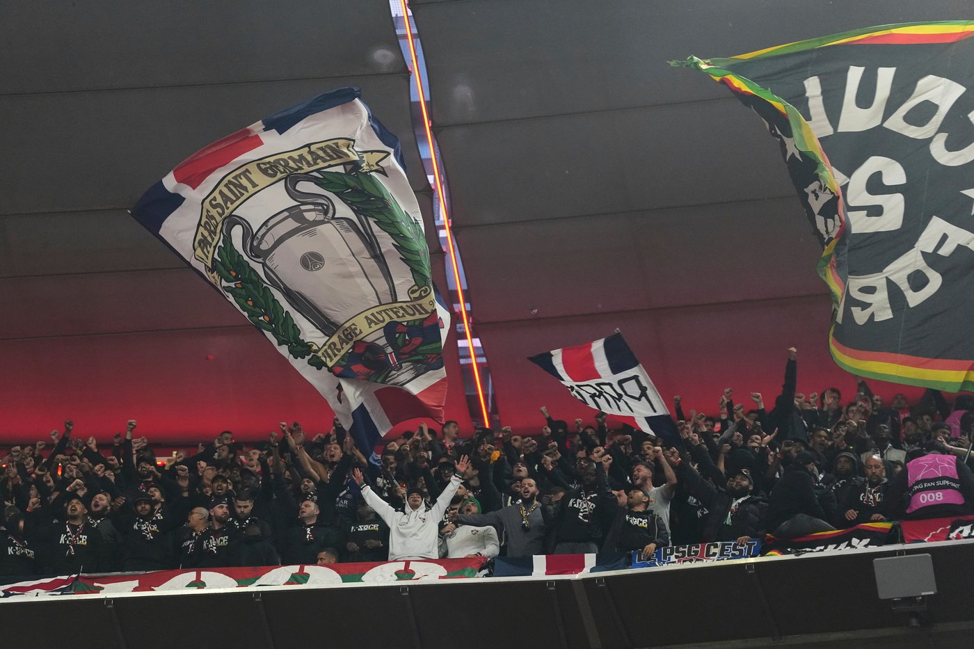 Champions League final features rival songs as Arsenal and PSG fans belt out their anthems | iNFOnews.ca