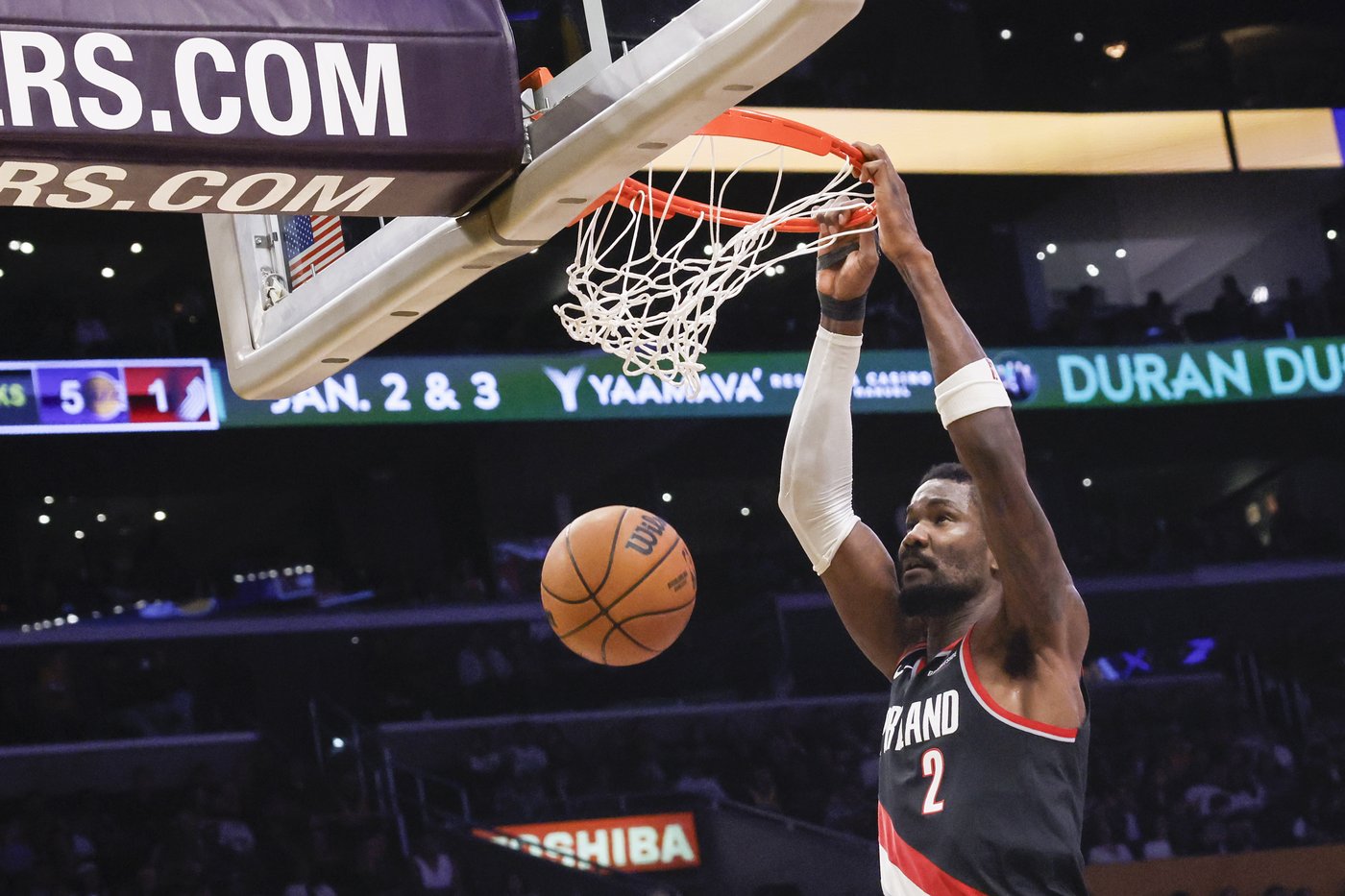 Without LeBron James, Lakers roll past Trail Blazers 107-98 to end 3-game skid | iNFOnews.ca