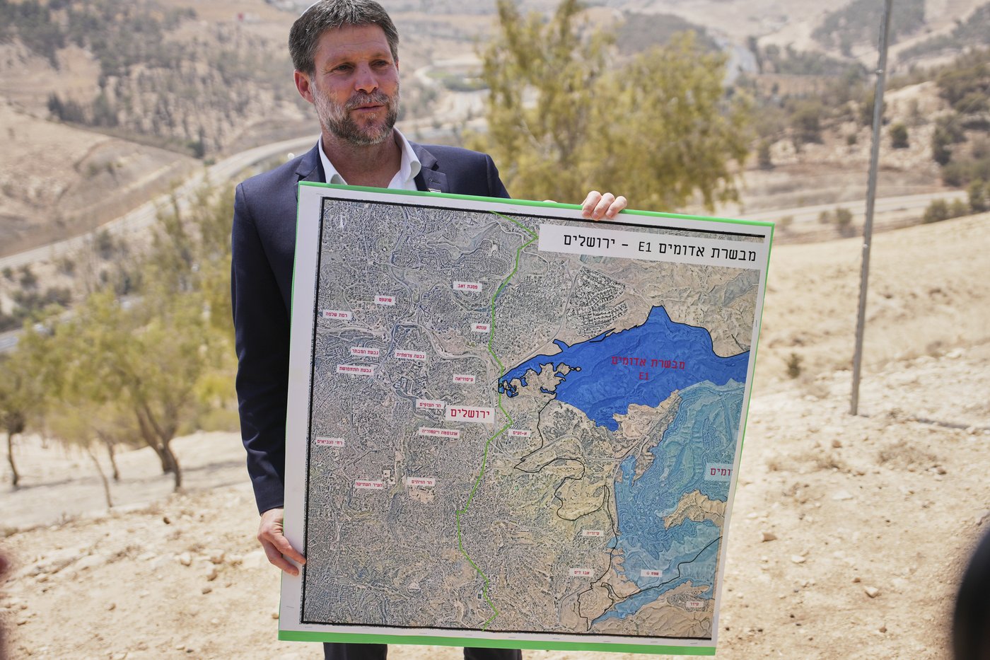 Israel announces a settlement project that critics say will effectively cut the West Bank in two | iNFOnews.ca
