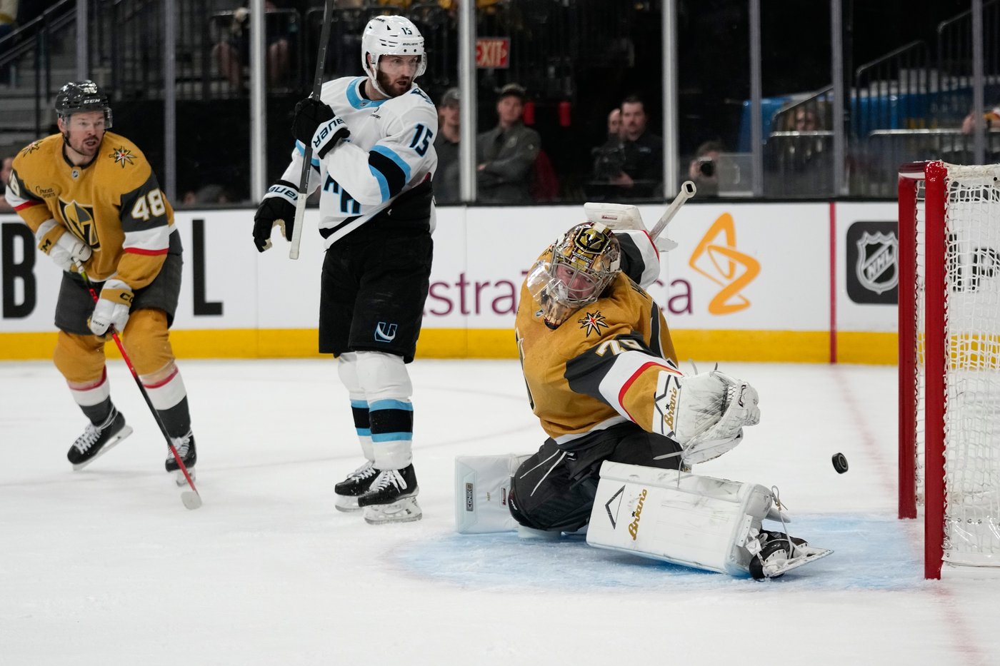 Golden Knights rally past Mammoth 4-2 in Game 1 as Nic Dowd nets the winner | iNFOnews.ca Golden Knights rally past Mammoth 4-2 in Game 1 as Nic Dowd nets the winner | iNFOnews.ca