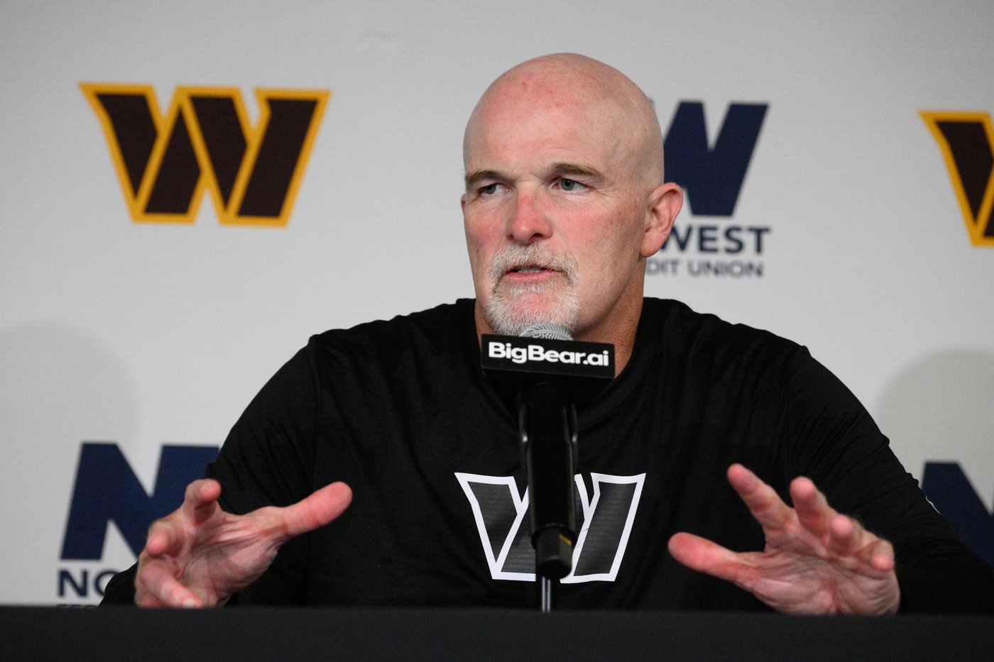 While Commanders face questions at center, coach Dan Quinn expresses confidence in the position | iNFOnews.ca
