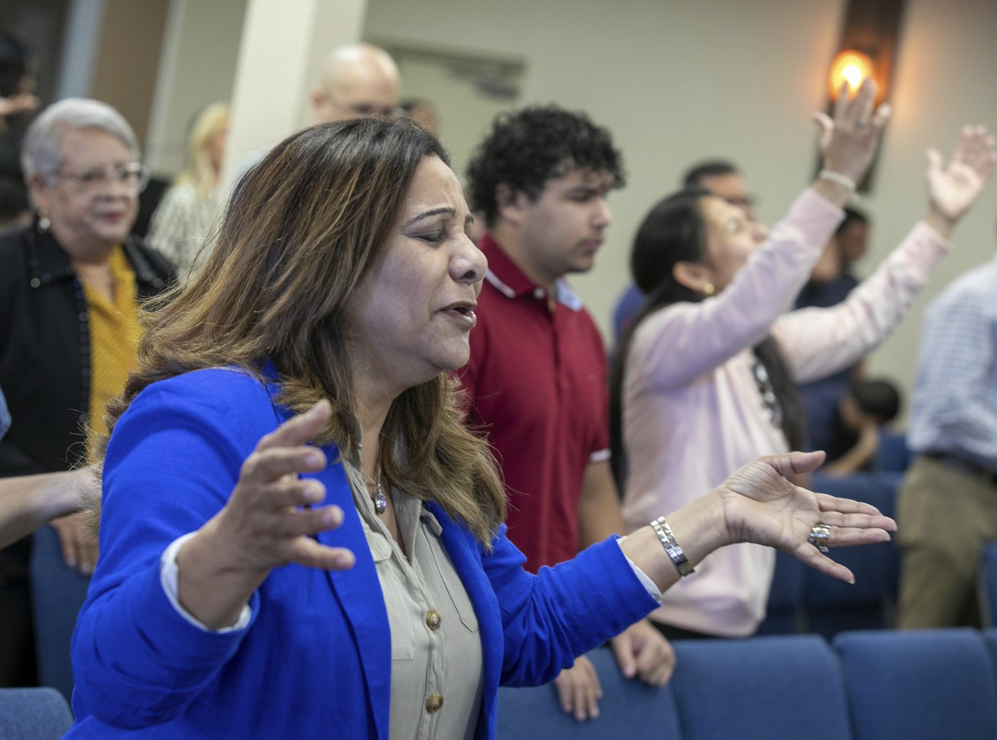 27 religious groups sue Trump administration to protect houses of worship from immigration arrests | iNFOnews.ca