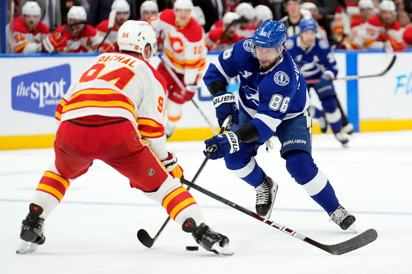 Andrei Vasilevskiy stops 32 shots, Lightning beat Flames 5-1 for 5th straight victory | iNFOnews.ca