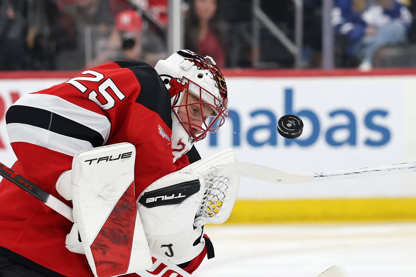 Cotter and Bratt score in shootout after Brown forces OT in Devils' 4-3 win over Maple Leafs | iNFOnews.ca Cotter and Bratt score in shootout after Brown forces OT in Devils' 4-3 win over Maple Leafs | iNFOnews.ca