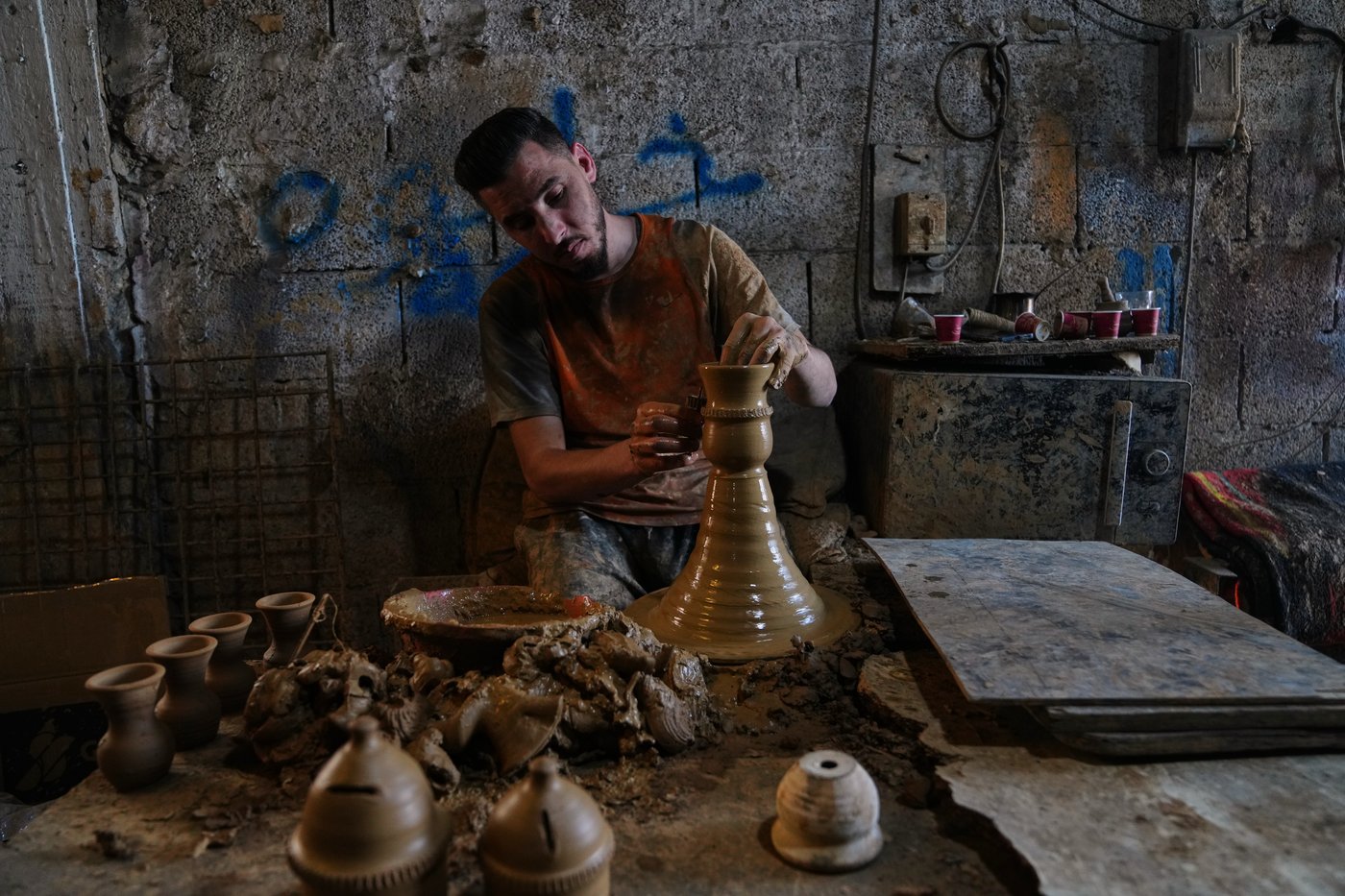 Photos of Palestinian potters preserving a 400-year West Bank tradition | iNFOnews.ca
