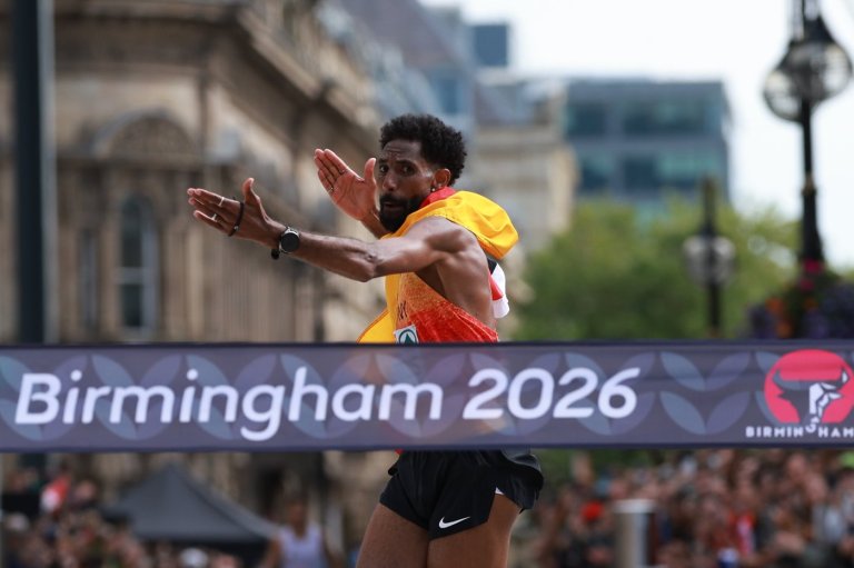 Amanal Petros wins men's marathon at European championships. Alisa Vainio dominates in women's race | iNFOnews.ca