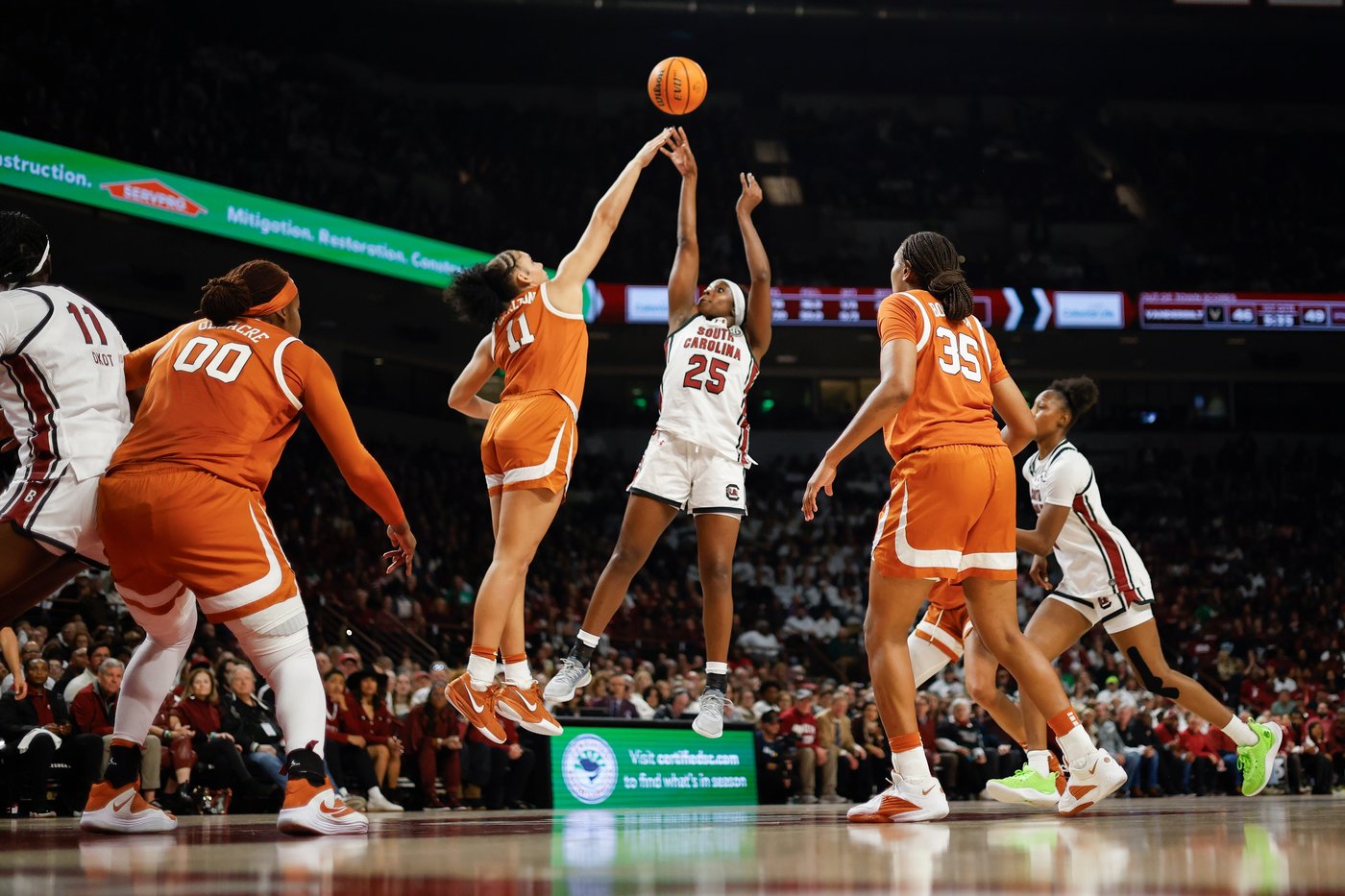 No. 2 South Carolina women beat No. 4 Texas 68-65 to avenge only loss | iNFOnews.ca