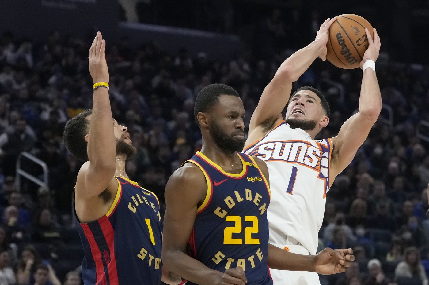 Devin Booker scores 31 points as Suns run away from Warriors for 130-105 win | iNFOnews.ca