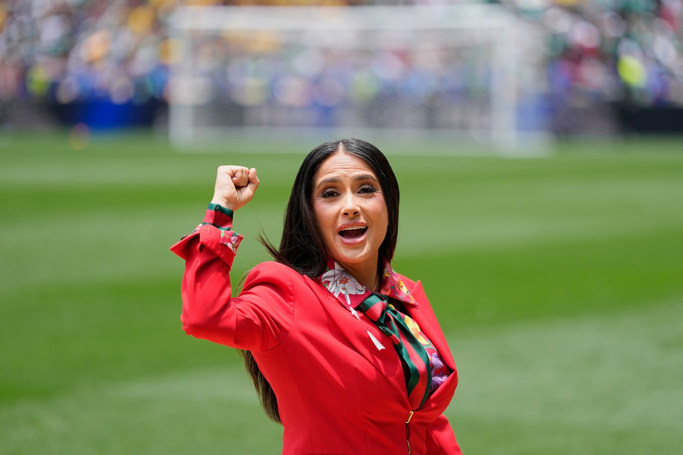 Shakira, Andrea Bocelli and Salma Hayek kick-start the World Cup at opening ceremony in Mexico City | iNFOnews.ca Shakira, Andrea Bocelli and Salma Hayek kick-start the World Cup at opening ceremony in Mexico City | iNFOnews.ca