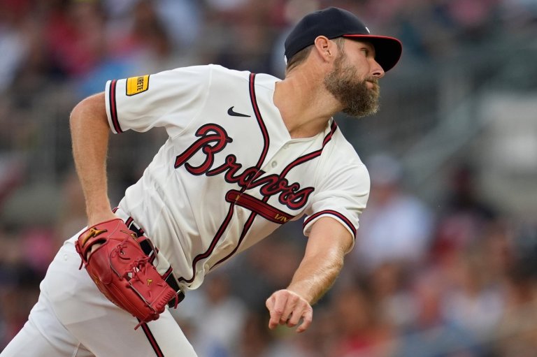 3 homers, strong start by Chris Sale carry Braves to 6-0 win over Royals on opening night in Atlanta | iNFOnews.ca