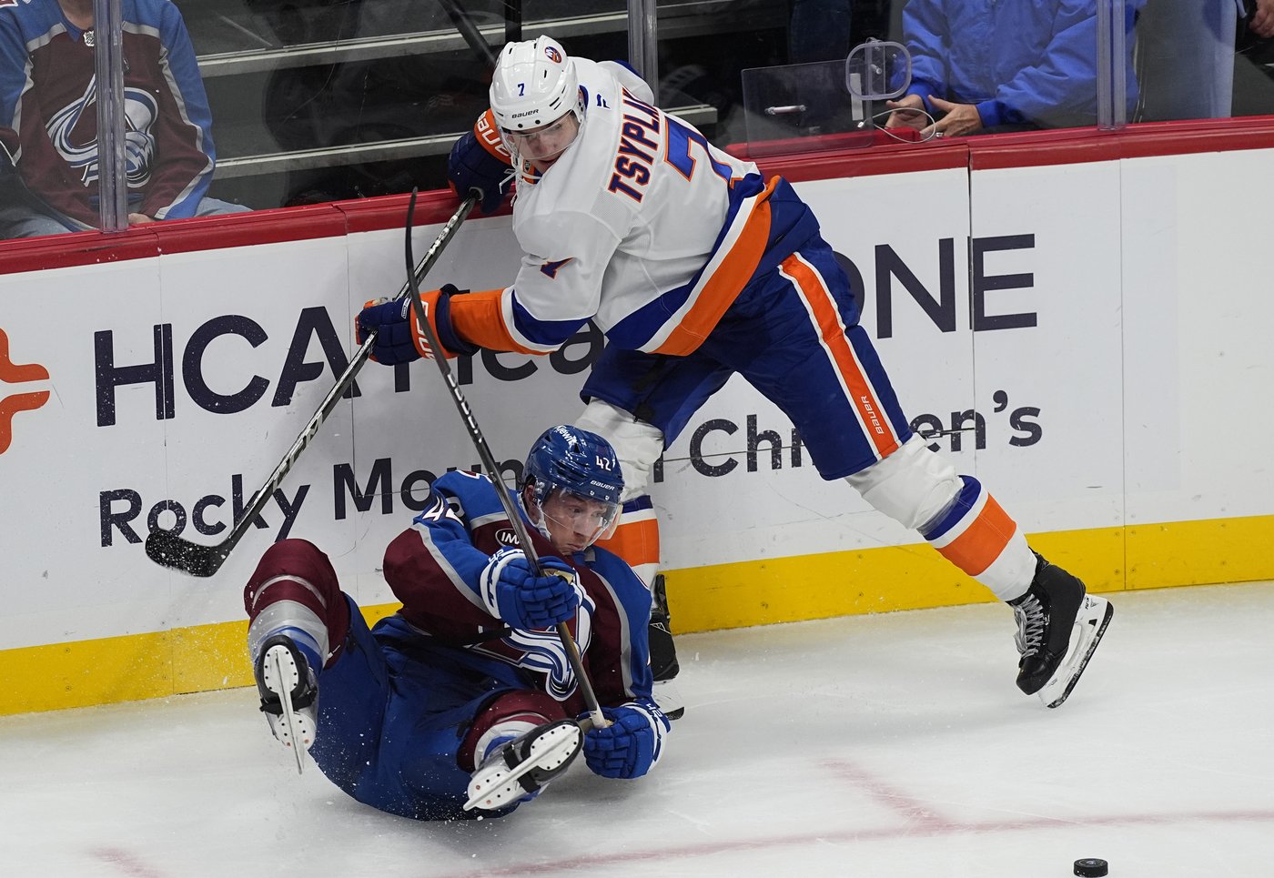 Colorado Avalanche still winless due to injuries, poor defensive performance in recent loss | iNFOnews.ca