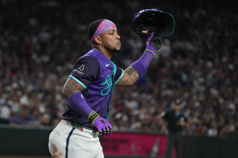 Diamondbacks' Ketel Marte leaves game vs. Braves with left knee soreness | iNFOnews.ca