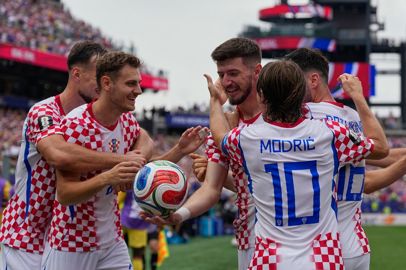 Final day of group play at the World Cup sets the field for the round of 32, in photos | iNFOnews.ca