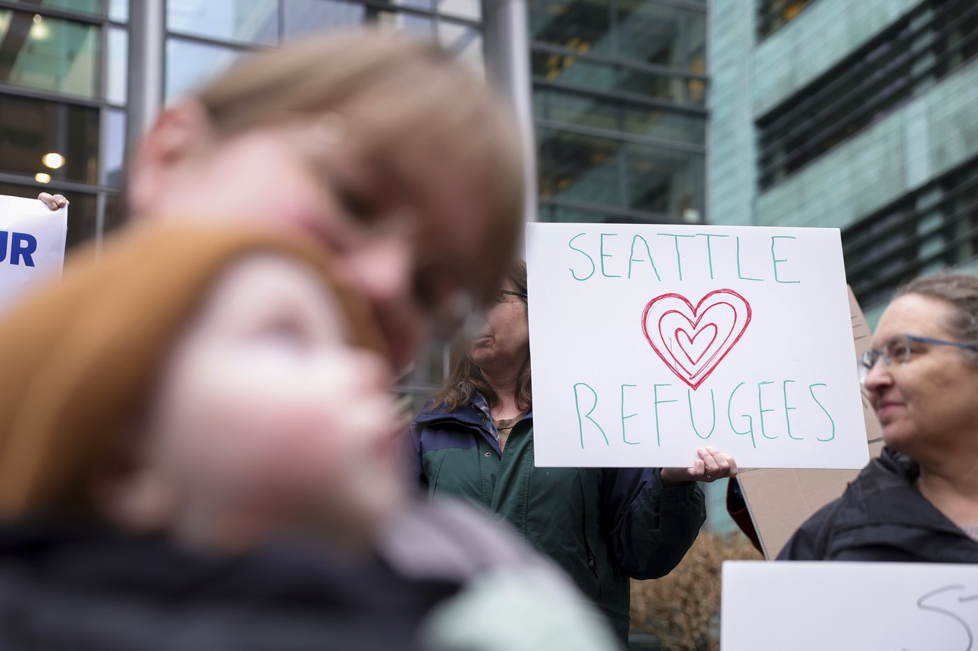 Judge orders Trump administration to admit roughly 12,000 refugees | iNFOnews.ca