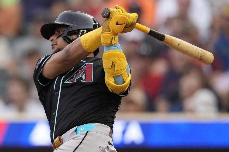 Moreno's tiebreaking single keys 3-run 10th as Diamondbacks top Twins 5-2 | iNFOnews.ca