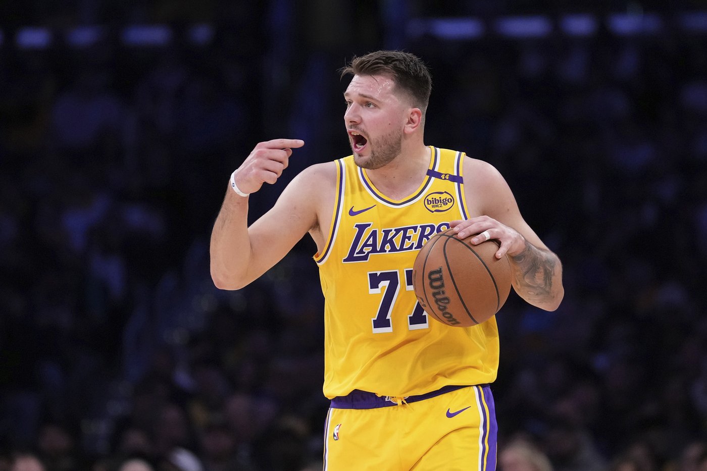 Luka Doncic scores 31 after a big 1st quarter, and the Lakers rout the depleted Nuggets 120-108 | iNFOnews.ca Luka Doncic scores 31 after a big 1st quarter, and the Lakers rout the depleted Nuggets 120-108 | iNFOnews.ca
