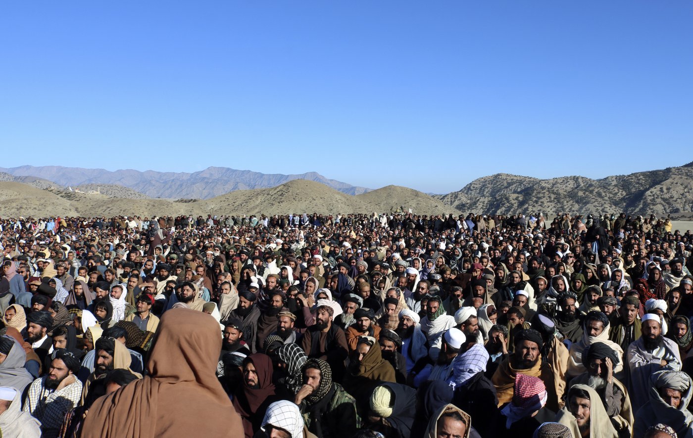 Thousands attend the funeral of a Taliban minister killed by an Islamic State suicide bomber | iNFOnews.ca