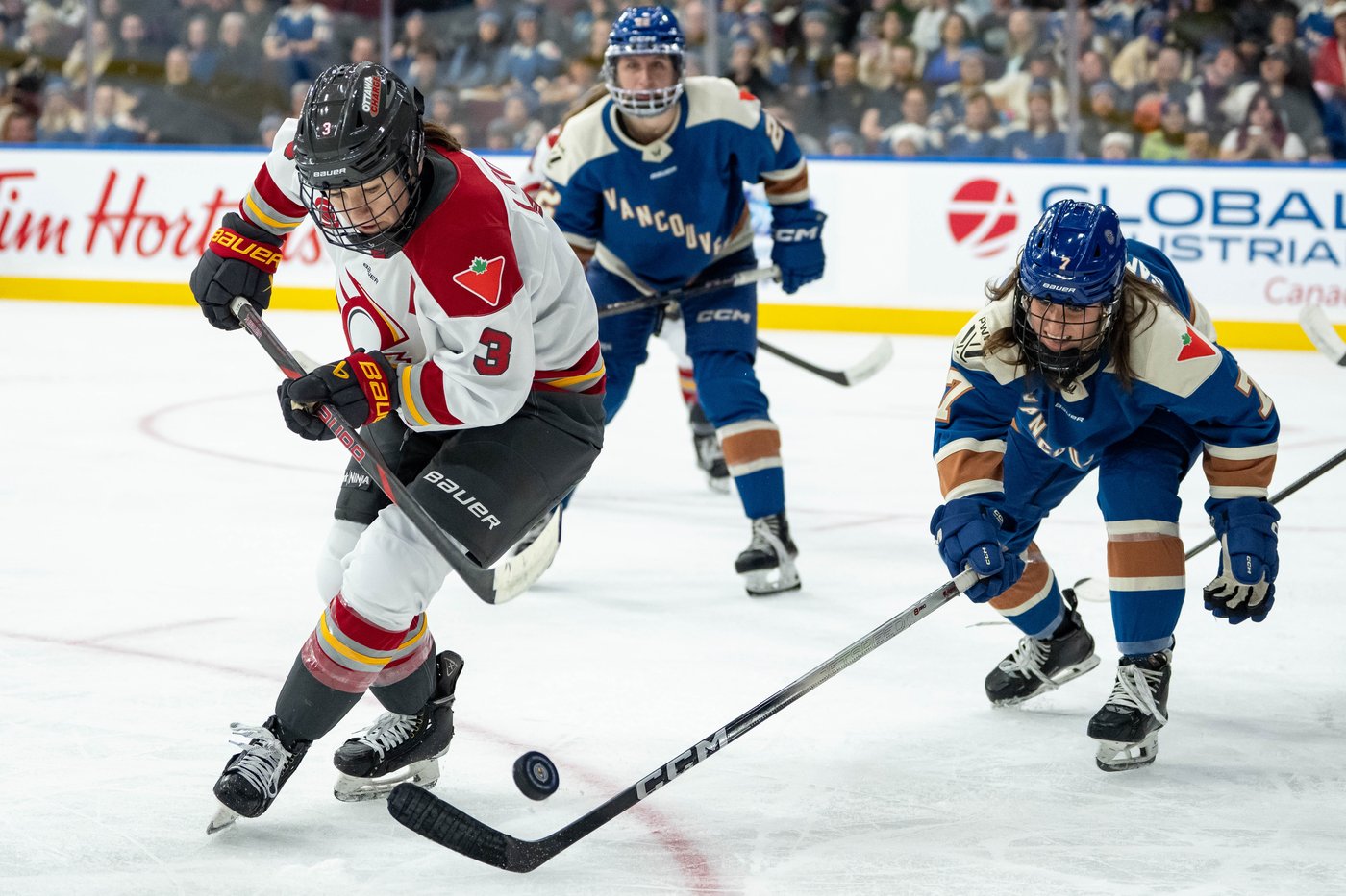 Chan scores first PWHL goal, Vancouver Goldeneyes hand Ottawa Charge 2-1 defeat | iNFOnews.ca