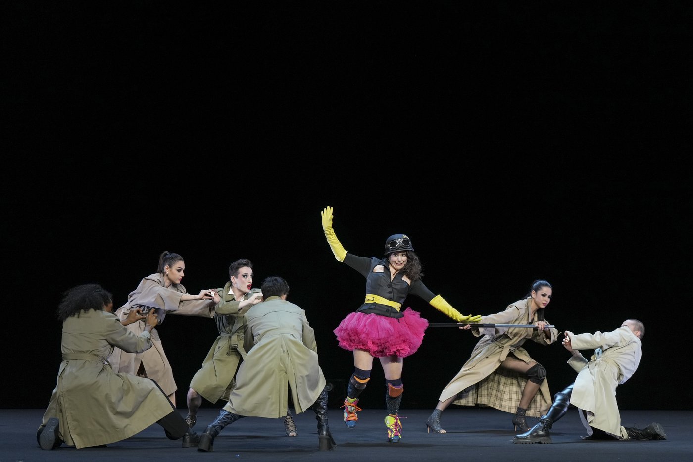 Julien Fournié’s “First Circus” turns couture into a theatrical spectacle in Paris | iNFOnews.ca