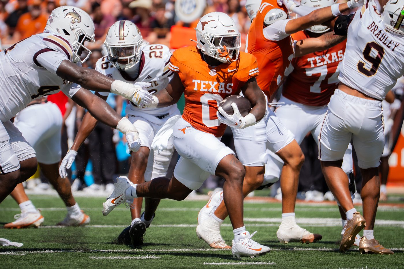 Arch Manning throws four TD passes and No. 5 Texas eases past Texas State in season opener 59-7 | iNFOnews.ca Arch Manning throws four TD passes and No. 5 Texas eases past Texas State in season opener 59-7 | iNFOnews.ca
