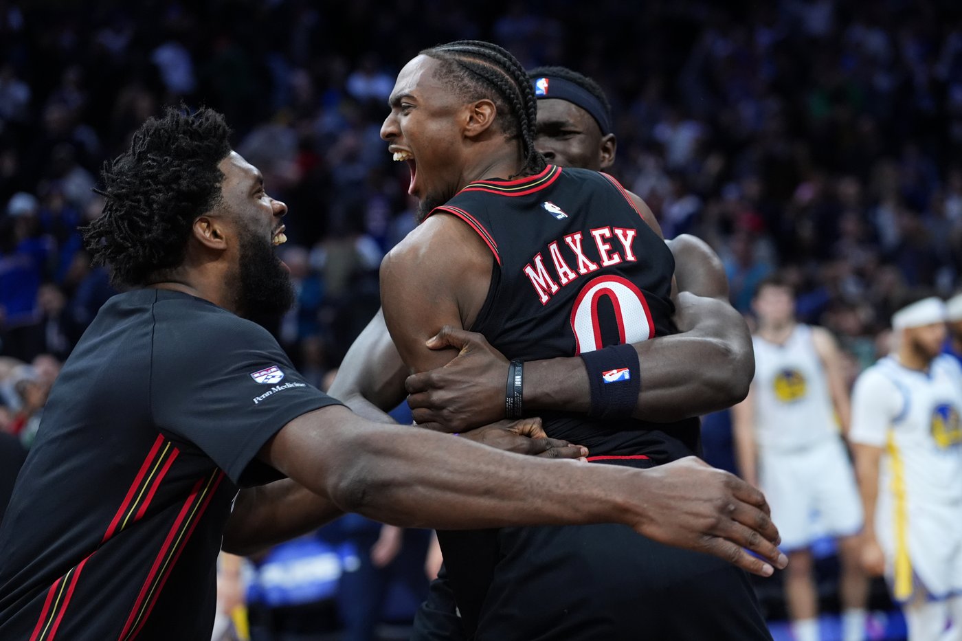 Edgecombe has go-ahead basket and Maxey a game-saving block as 76ers beat short-handed Warriors | iNFOnews.ca Edgecombe has go-ahead basket and Maxey a game-saving block as 76ers beat short-handed Warriors | iNFOnews.ca