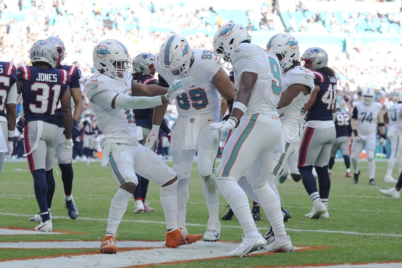 Dolphins try to continue their surge as they visit the Packers on Thanksgiving night | iNFOnews.ca